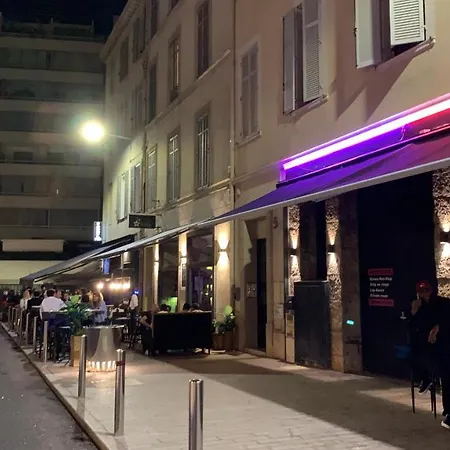 Village Croisette カンヌ